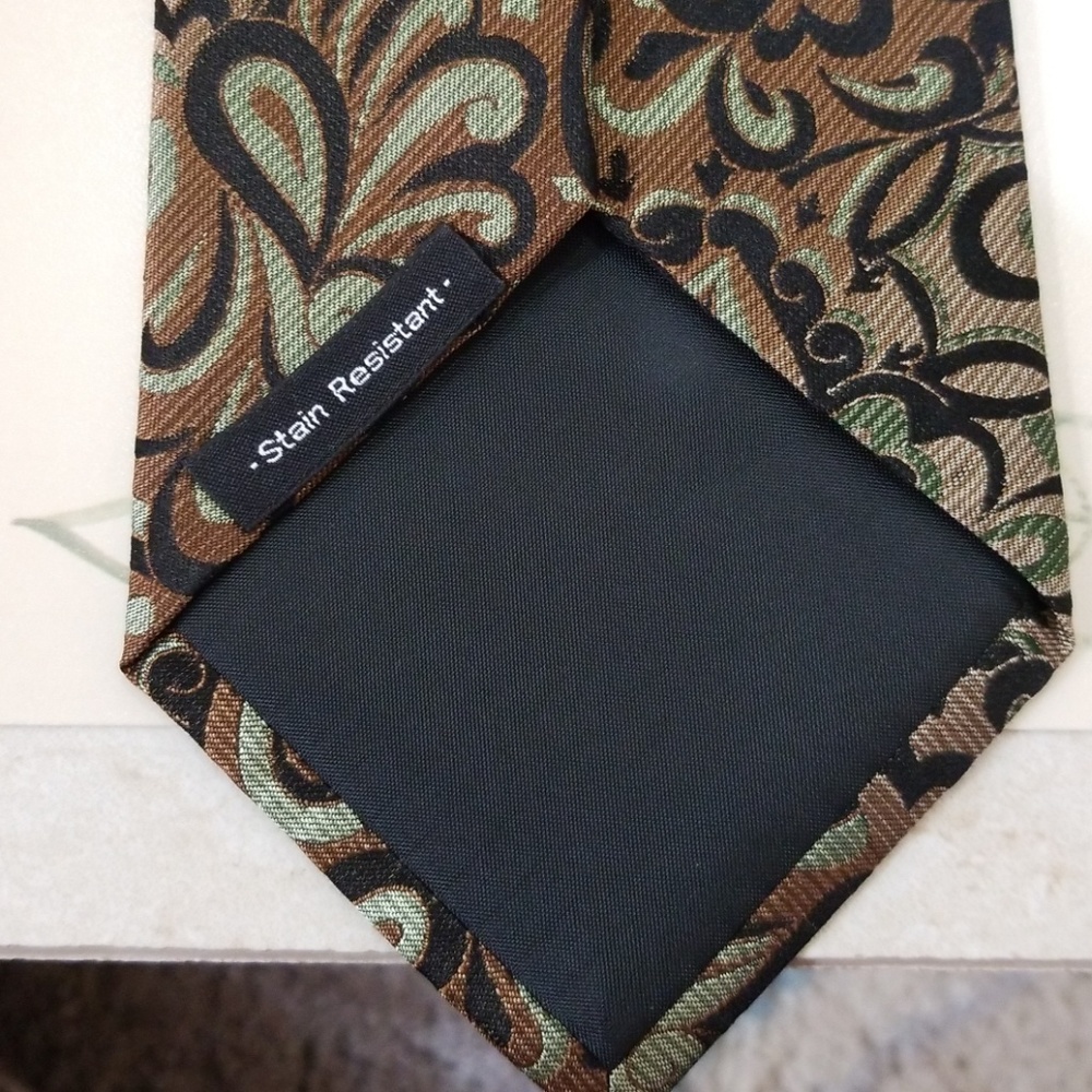 VAN HEUSEN STAIN RESISTANT TIE - Picture 4 of 5